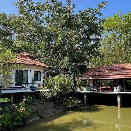 Navari Homestay 라용 외부 사진