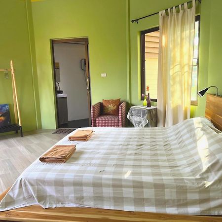 Navari Homestay 라용 외부 사진