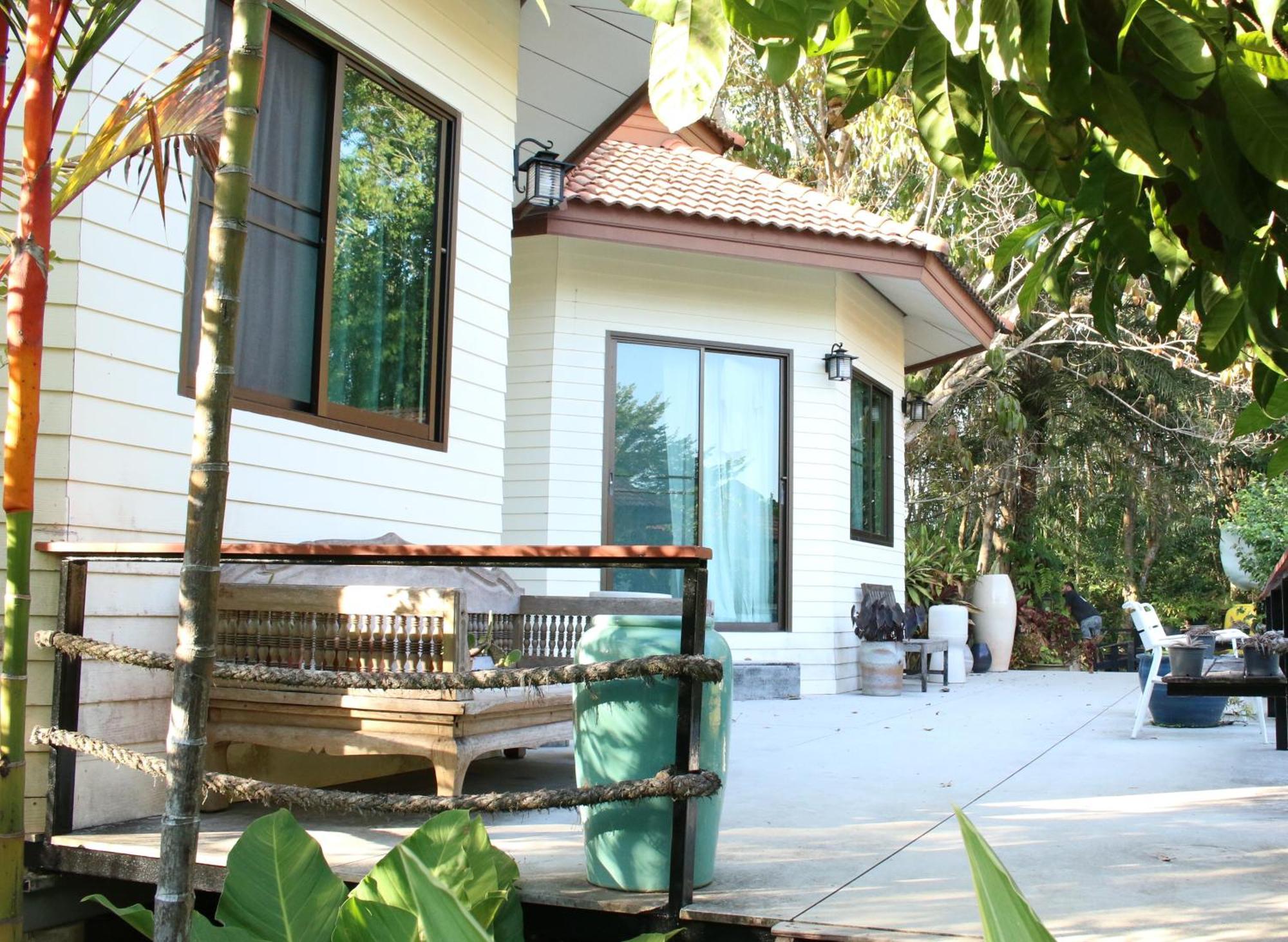 Navari Homestay 라용 외부 사진