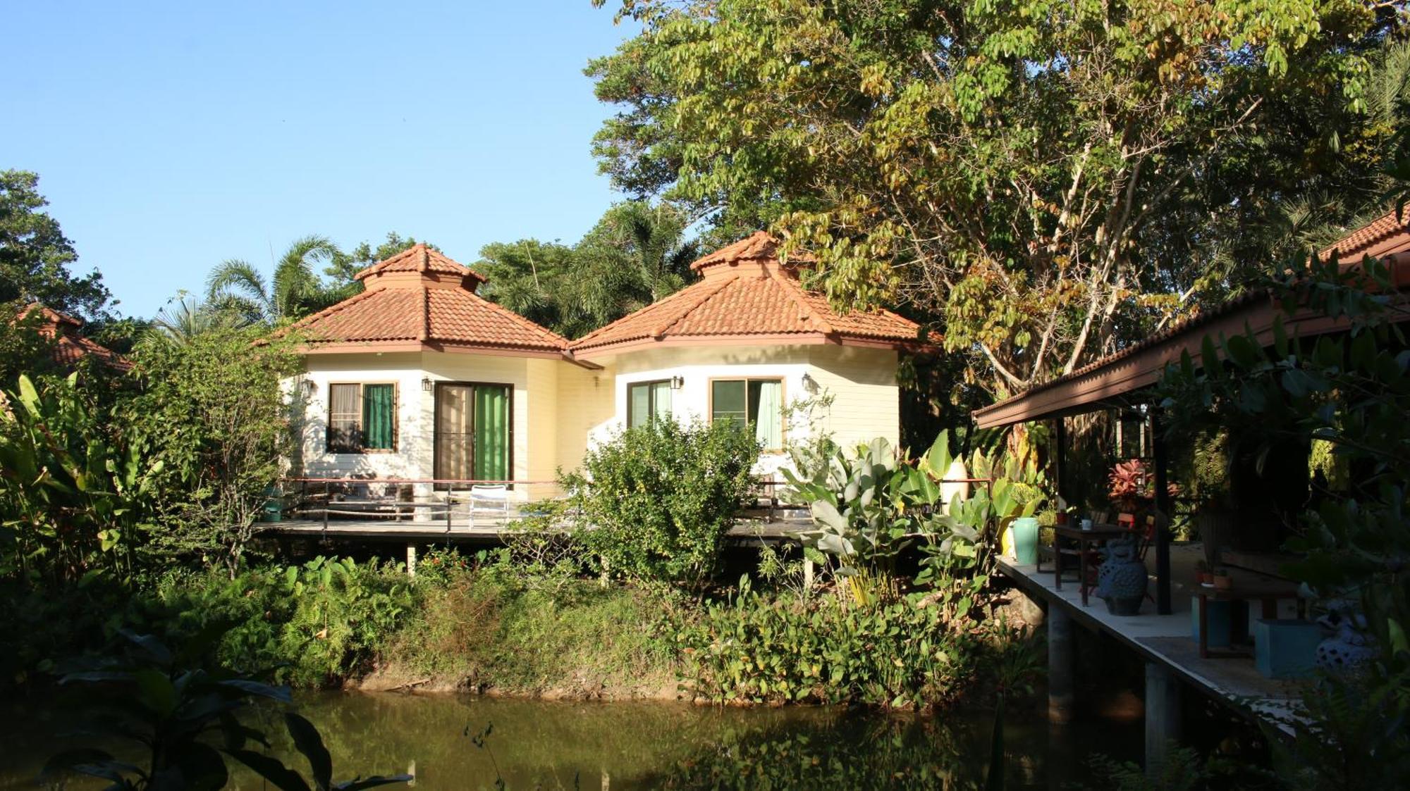 Navari Homestay 라용 외부 사진