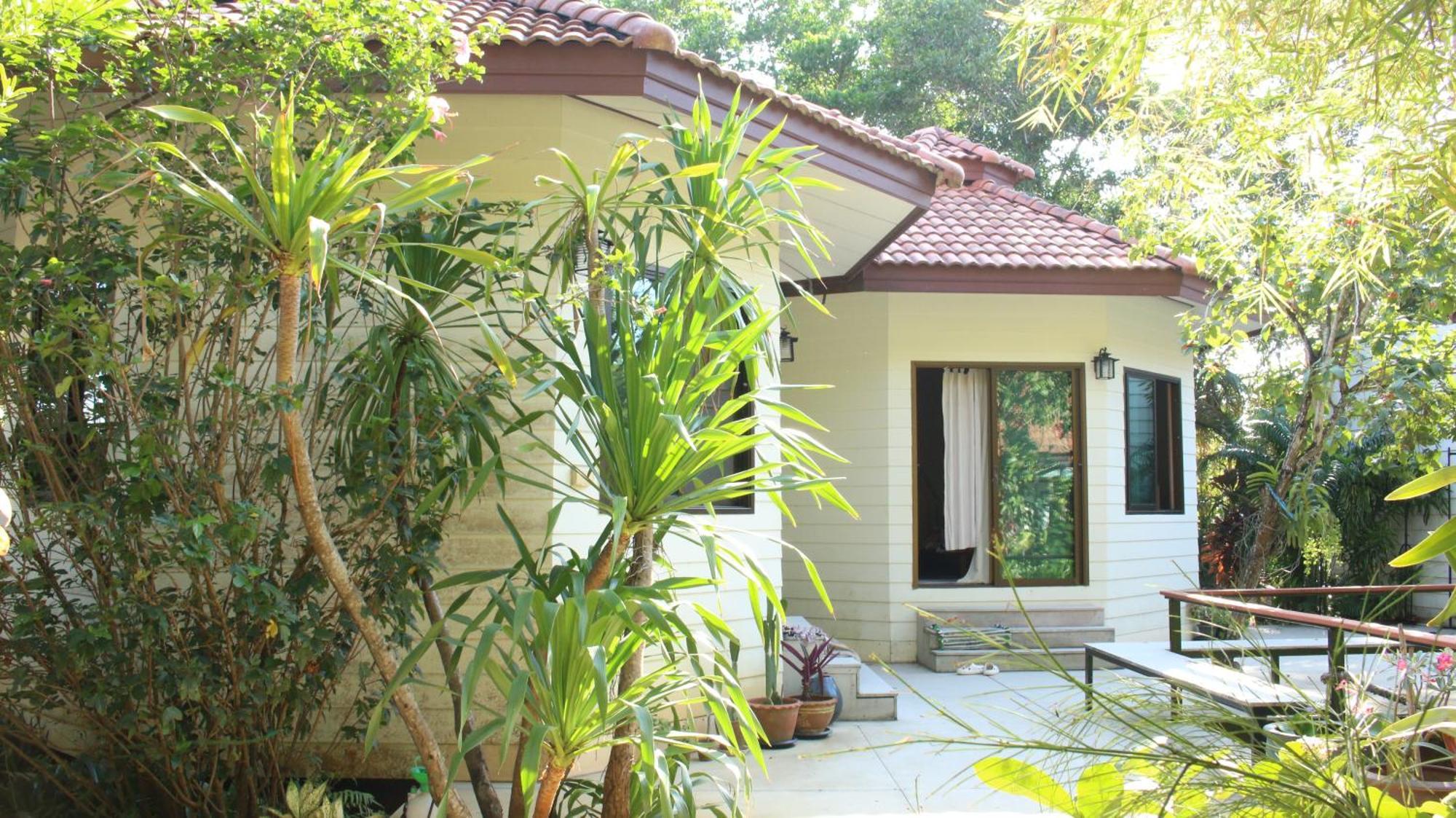 Navari Homestay 라용 외부 사진