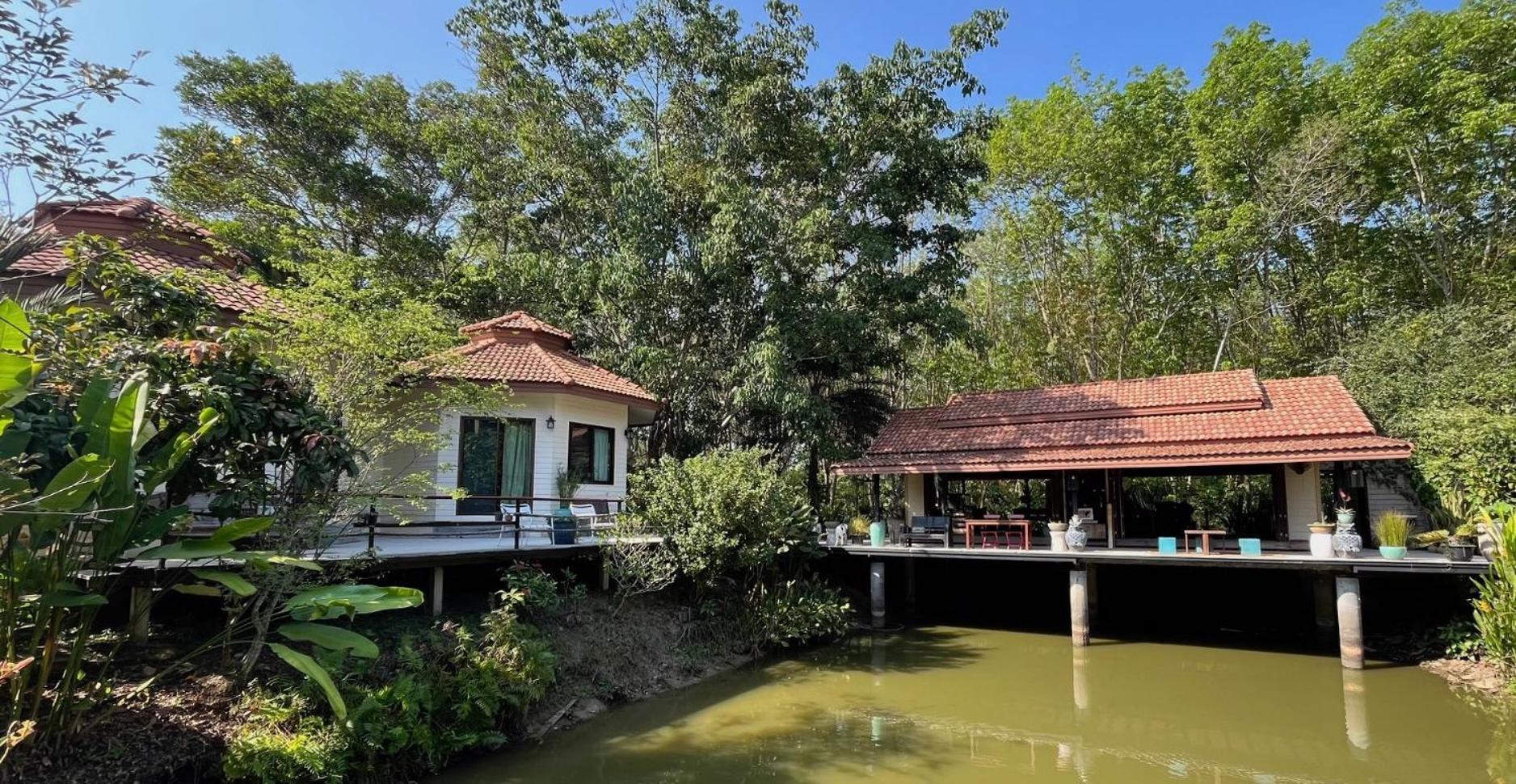 Navari Homestay 라용 외부 사진