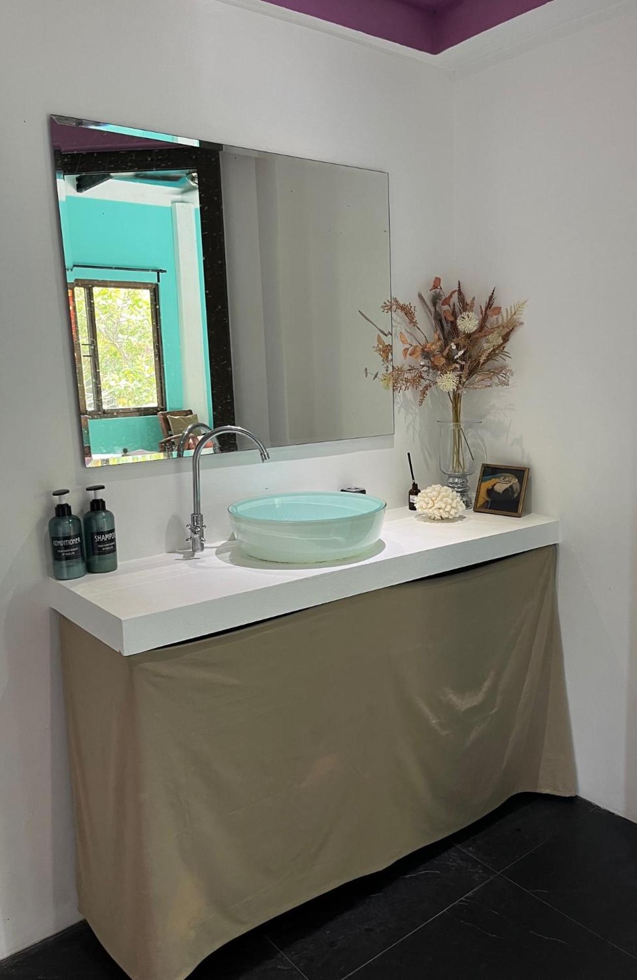 Navari Homestay 라용 외부 사진
