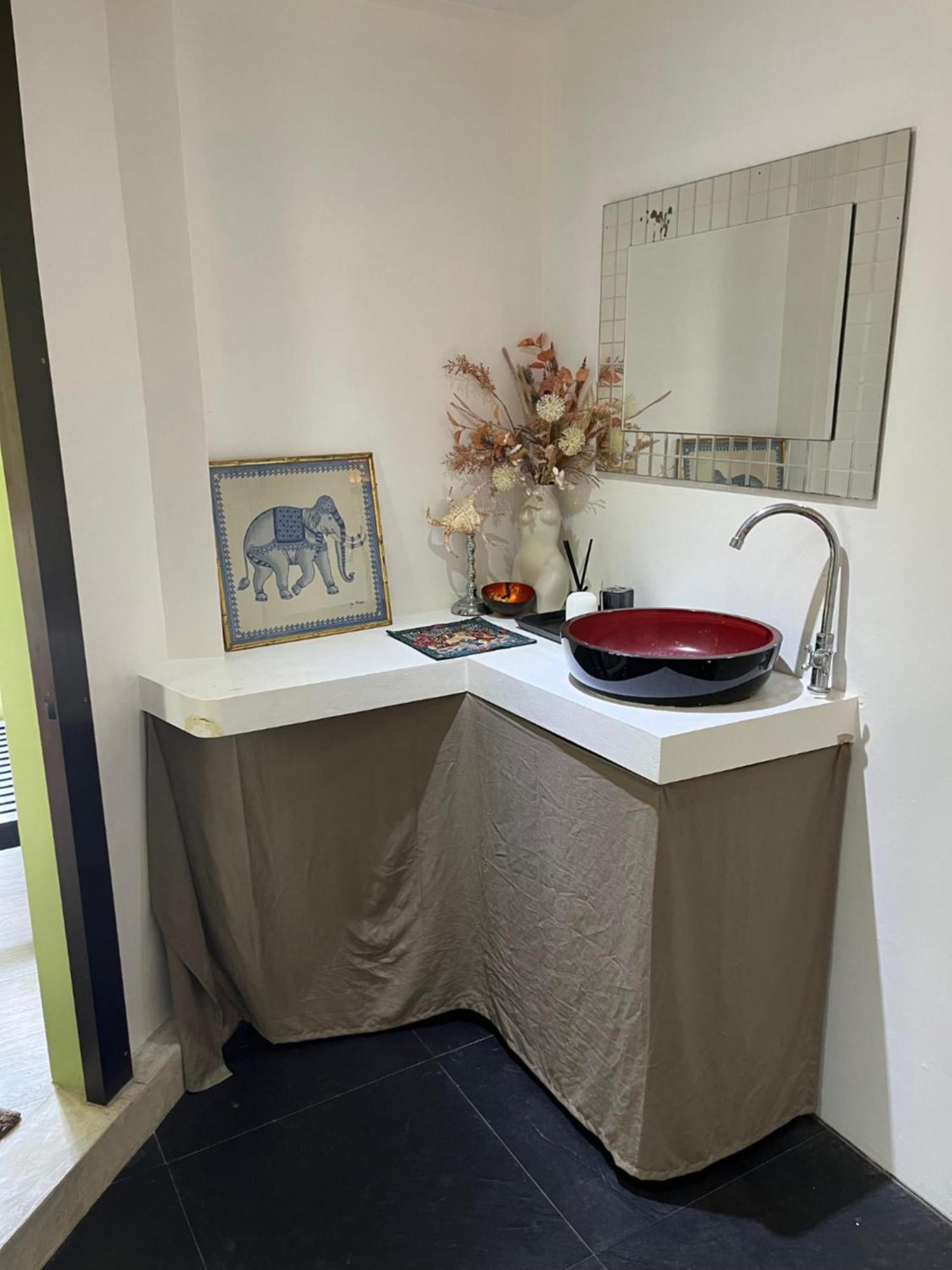 Navari Homestay 라용 외부 사진