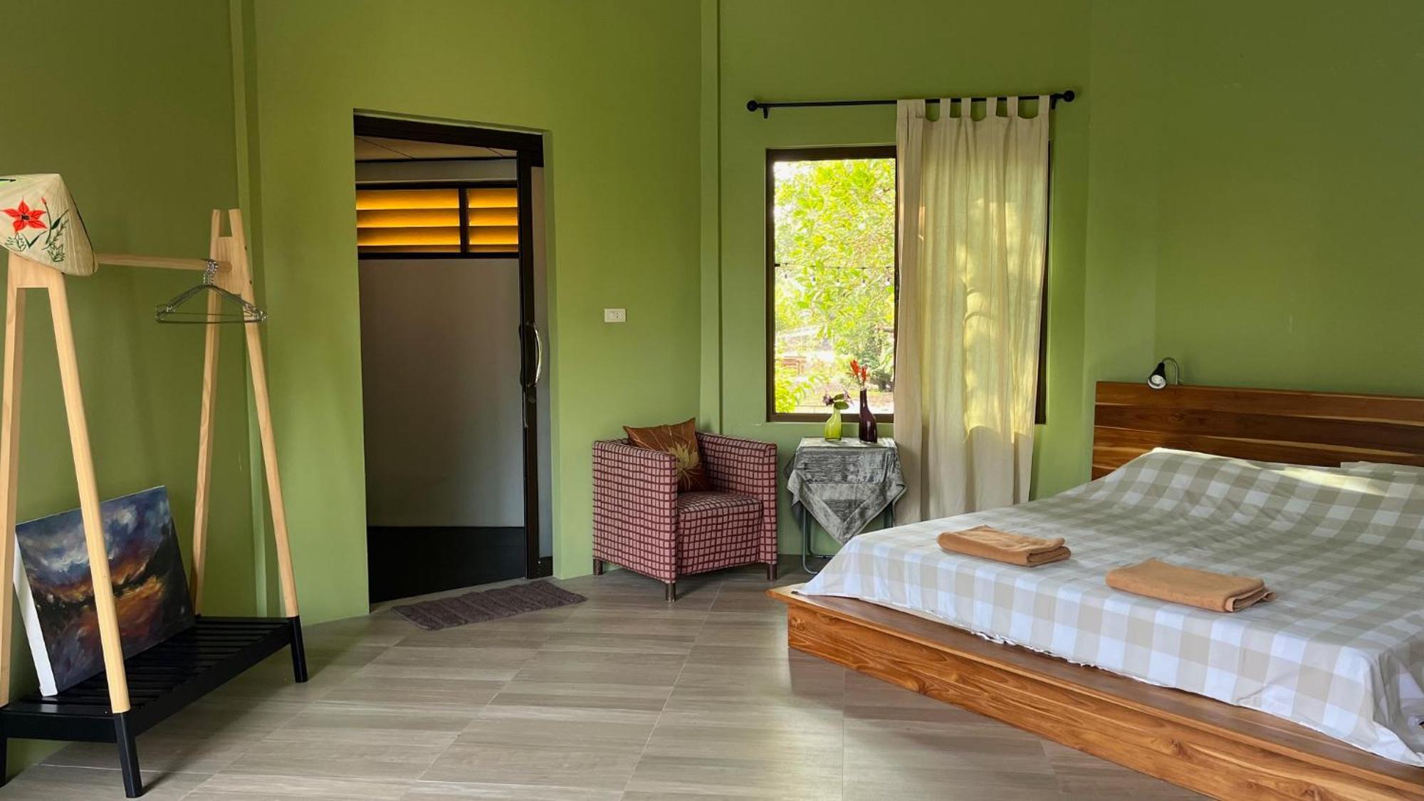 Navari Homestay 라용 외부 사진