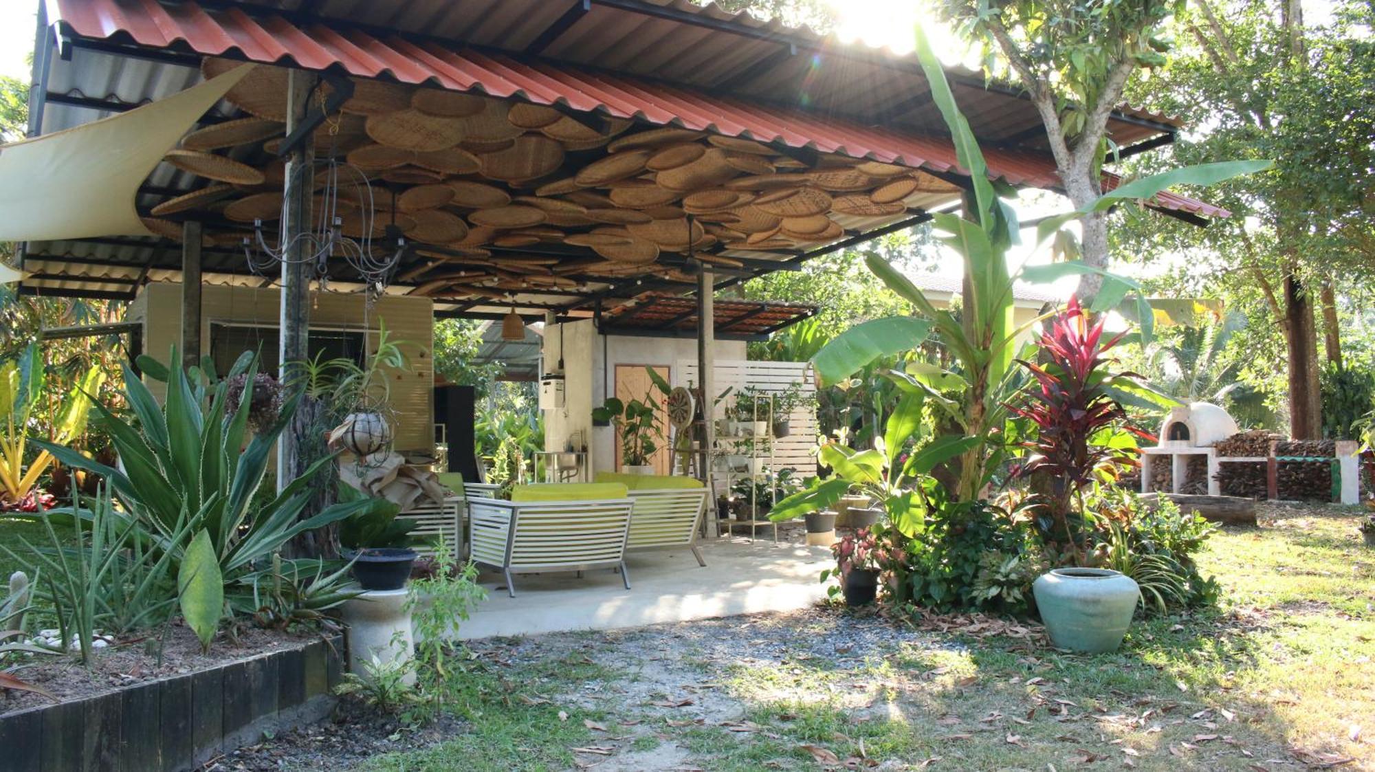 Navari Homestay 라용 외부 사진